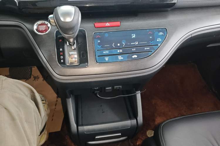 Used Honda Elysion 2016 2.4L Luxury Edition Gear Lever