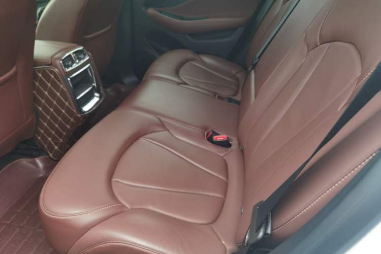 Used Buick Envision 2019 20T Two-Wheel Drive Luxury Version China V Standard Left Rear Seat