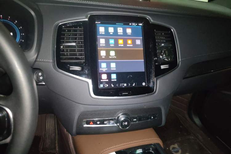 Used Volvo XC90 2023 B6 Zhiya Luxury 7-Seater Audio And AC Panel