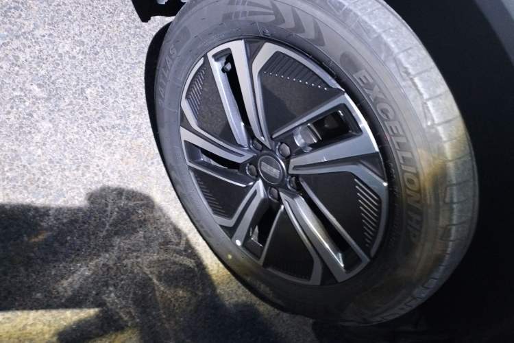 Used Geely Galaxy Galaxy Xingjian 7 EM-i 2025 120km Exploration+ Version
