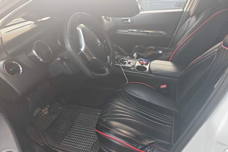 Used Peugeot 3008 2015 2.0L Automatic Classic Edition
