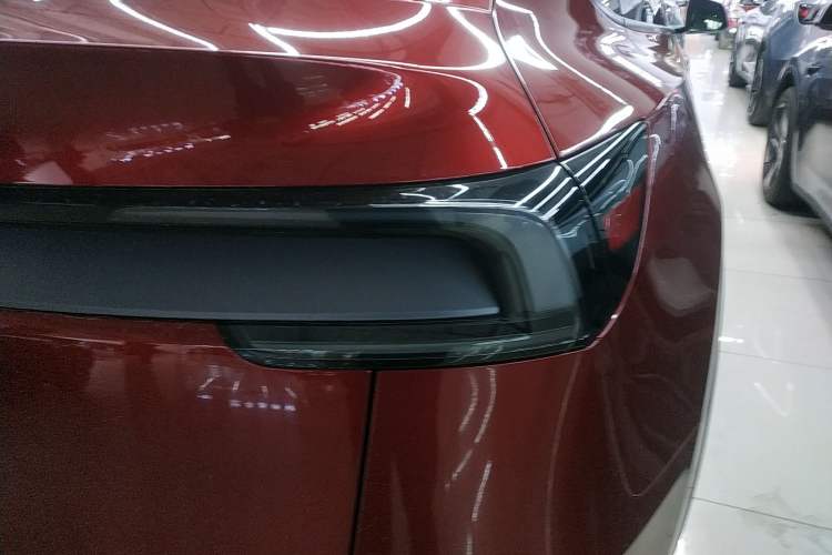 Used Tesla Model Y 2025 Rear-Wheel-Drive Version
