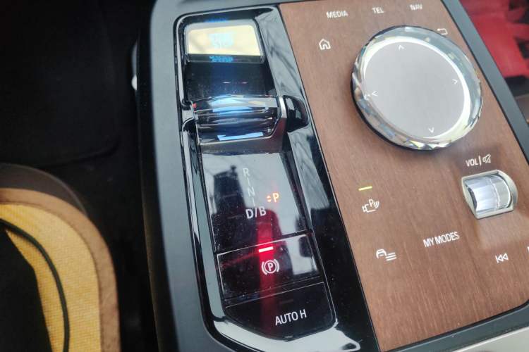 Used BMW iX 2022 xDrive40
