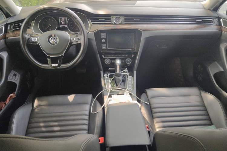 Used Volkswagen Magotan 2019 330TSI DSG Luxury Model China V Standard
