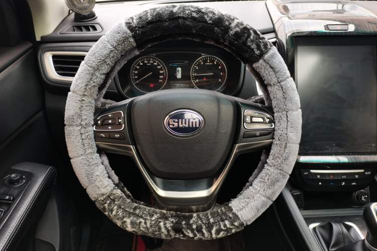 Used SWM X7 2016 1.8L Manual Luxury Edition 7 Seats
