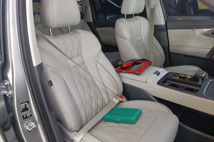 Used GAC Trumpchi GS8 2022 Dual-Engine Series 2.0TM Two-Wheel Drive Prestige Edition (7 Seats) Right Front Seat