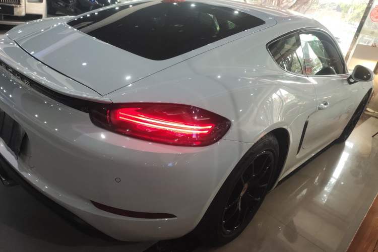 Used Porsche 718 2016 Cayman 2.0T