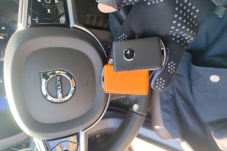 Used Volvo XC60 2025 B5 Four-Wheel Drive Smart & Advanced Luxury Edition Vehicle Key