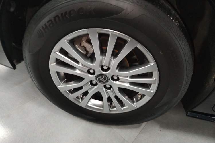 Used Toyota Sienna 2023 2.5L Hybrid Comfort Edition
