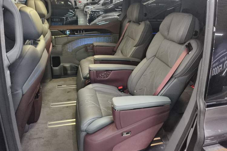 Used Zeekr 009 2024 7-Seater Aisle Version 108 kWh Left Rear Seat