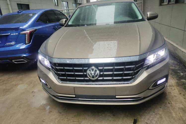 Used Volkswagen Passat 2020 330TSI Luxury Edition China VI
