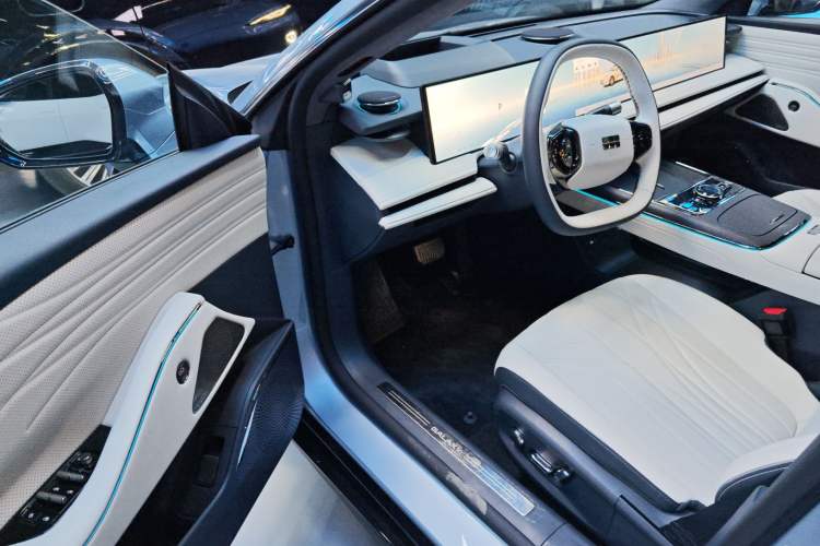 Used Geely Galaxy E8 2025 700 km Long-Range Intelligent Driving Version