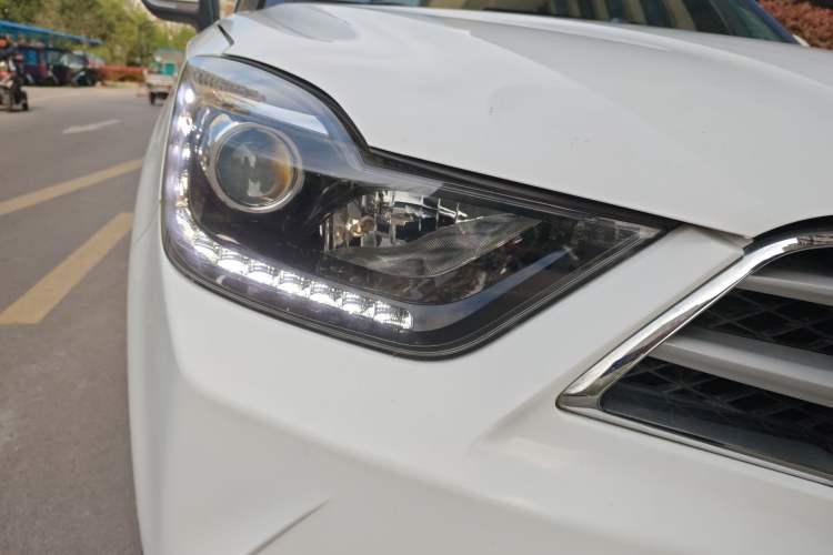 Used Haima S5 Youth Edition 2017 1.6L Manual Luxury Model Right Front Headlight