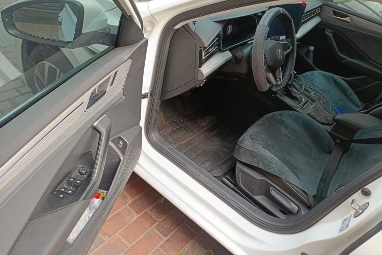 Used Volkswagen Sagitar 2025 Revised Version 2 300TSI DSG Excellence Edition Driver Seat