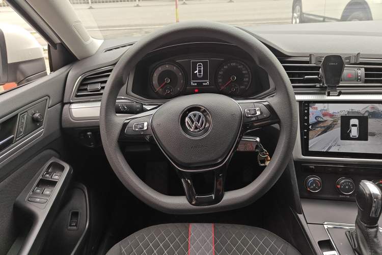 Used Volkswagen Lamando 2019 230TSI DSG Fashion Edition China VI Steering Wheel