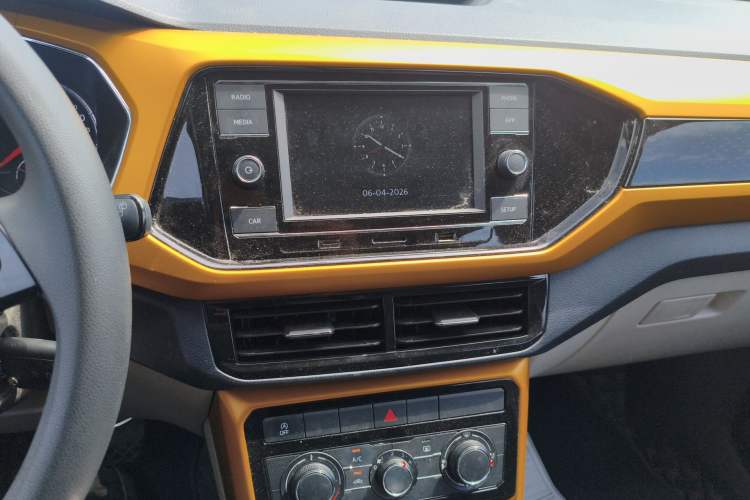 Used Volkswagen T-Cross 2019 280TSI DSG Comfort Edition Audio And AC Panel