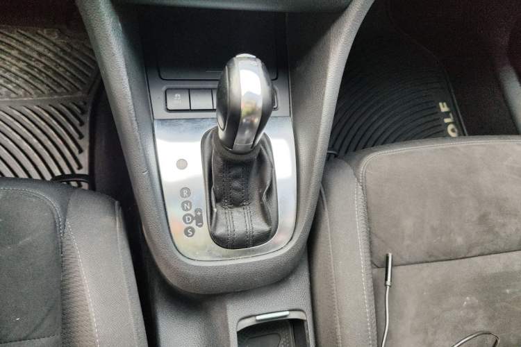 Used Volkswagen Golf 2011 1.4 TSI Comfort Travel Edition Gear Lever