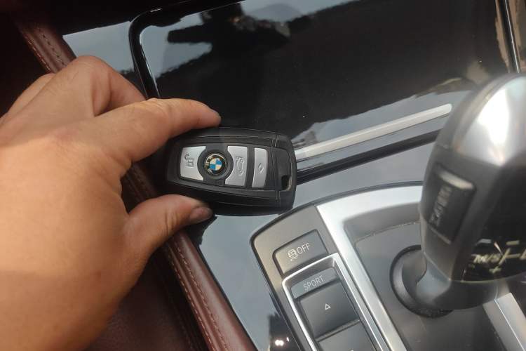 Used BMW 5 Series 2014 520i Elegant Edition