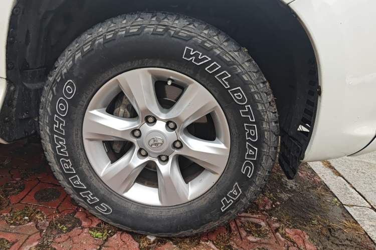 Used Toyota Prado 2010 2.7L Automatic Deluxe Edition Right Front Wheel Hub