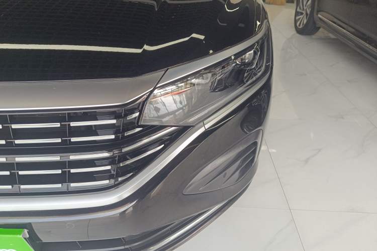 Used Volkswagen Passat 2024 330TSI Elite Edition Left Front Headlight