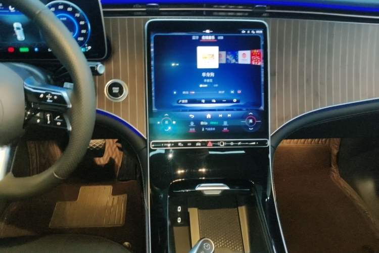 Used Mercedes-Benz EQE SUV 2023 350 4MATIC Pioneer Edition Audio And AC Panel