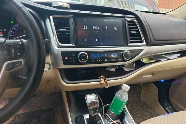 Used Toyota Highlander 2018 2.0T Four-Wheel Drive Prestige Version 7 Seats China V Emission Standard
