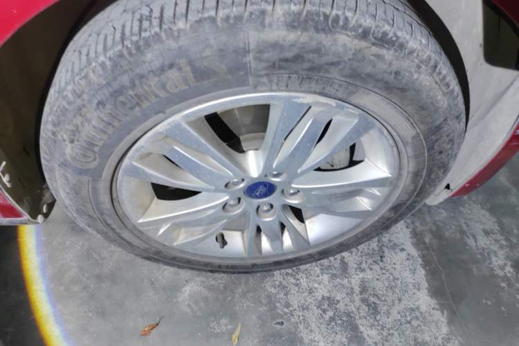 Used Ford Focus 2012 Sedan 1.6L Automatic Comfort Model
