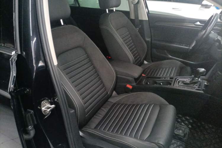 Used Volkswagen Magotan 2020 330TSI DSG Leading Model Right Front Seat