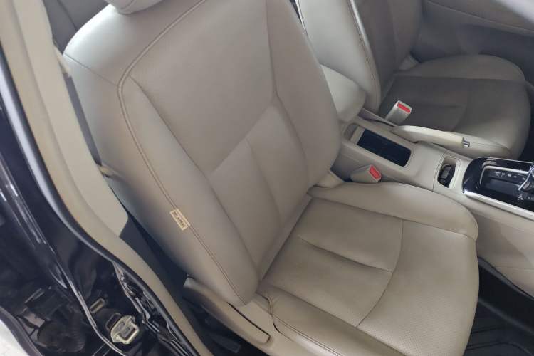 Used Nissan Sylphy 2016 1.6XV CVT Smart Enjoyment Version Right Front Seat