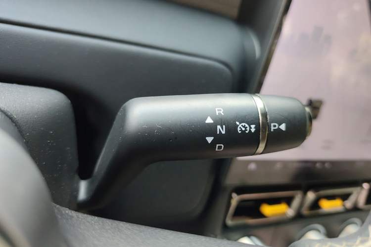 Used iCAR V23 2025 401 Two-Wheel Drive Advanced Edition Gear Lever