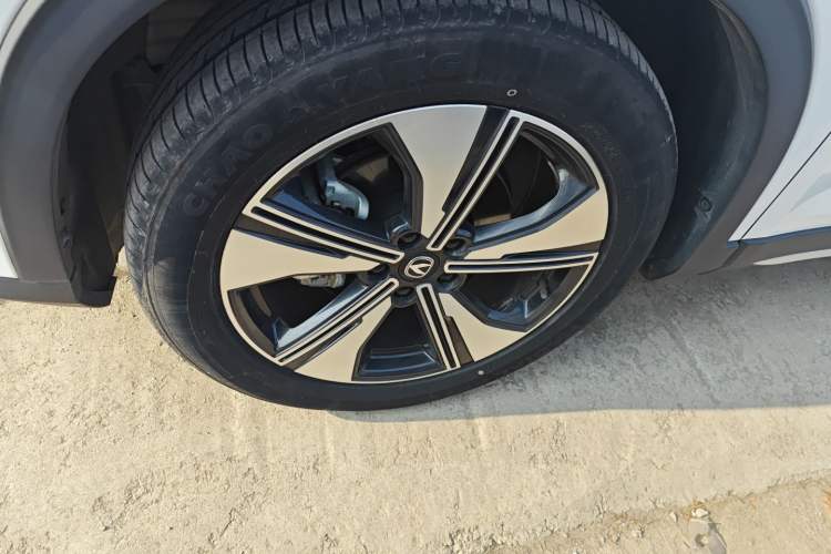 Used CHANGAN X7 PLUS 2024 1.5T Automatic Luxury 7-Seater Left Front Wheel Hub