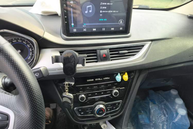 Used Changan Alsvin V7 2015 1.6L Manual Enjoyment Model China V Standard
