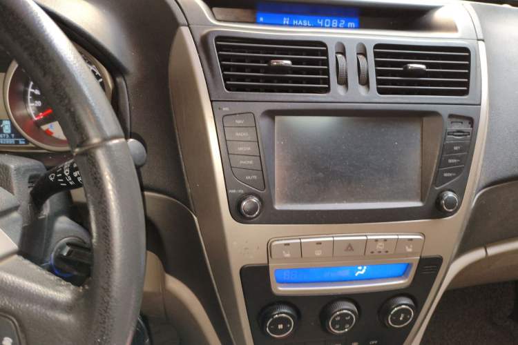 Used Geely Auto GX7 2012 1.8L Manual Elite Model Audio And AC Panel