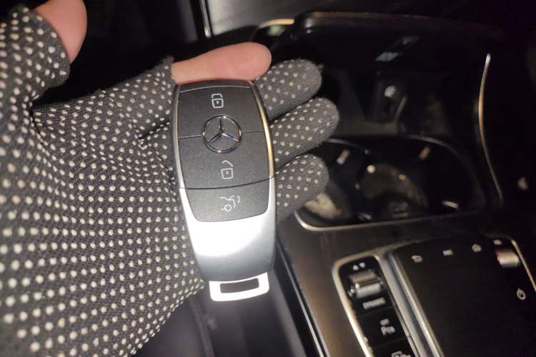 Used Mercedes-Benz C-Class 2019 C 260 L Sport Edition Vehicle Key