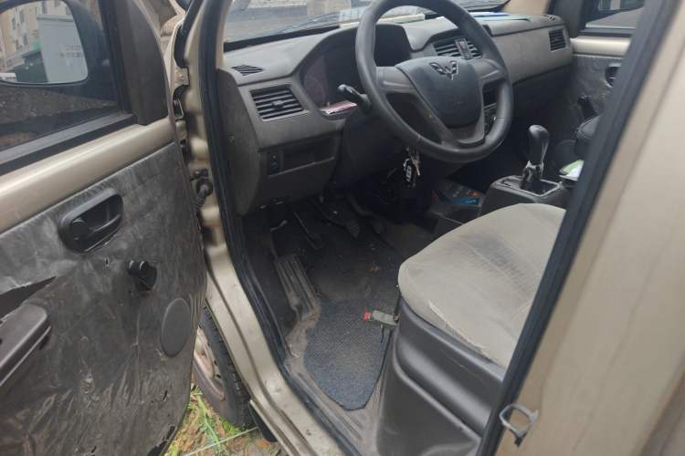 Used Wuling Rongguang 2020 1.2L S Base Model China VI Driver Seat