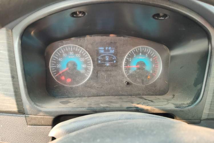 Used Jinbei Hiace X30 2023 1.5L Super-Comfortable Passenger Van 5/6/7-Seater Non-Air-Conditioned Version Model SWC15M