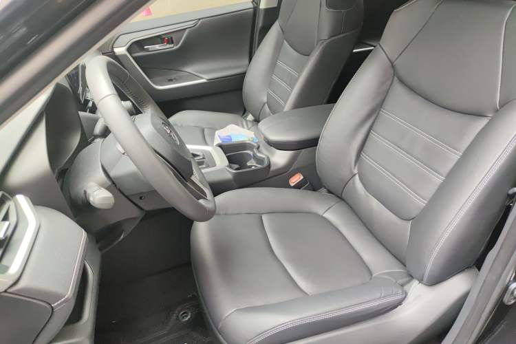 Used Toyota RAV4 2023 2.0L CVT Two-Wheel Drive Fashion Plus Edition Left Front Seat