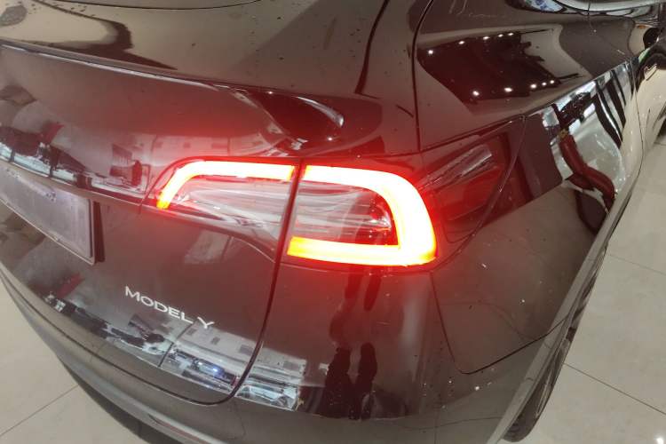 Used Tesla Model Y 2023 Rear-Wheel-Drive Version