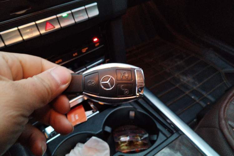 Used Mercedes-Benz E-Class 2015 Facelift E 260 L Luxury Edition