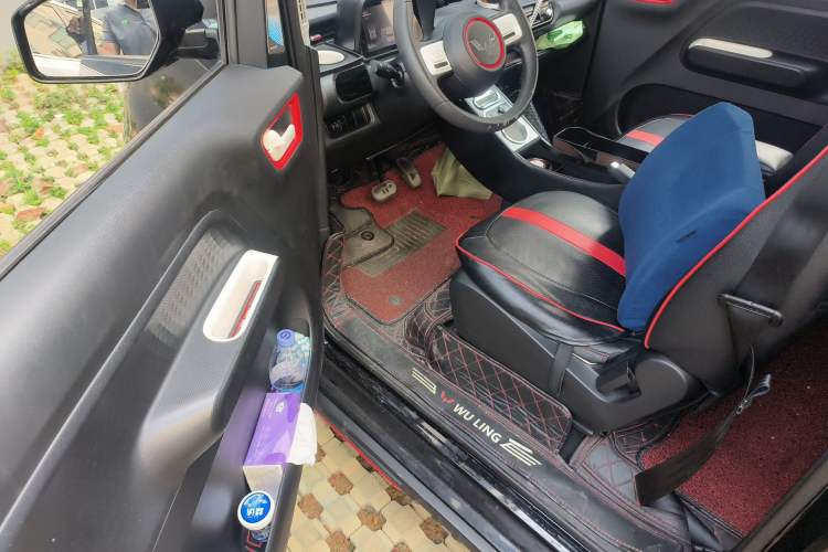 Used Wuling Hongguang MINIEV 2022 GAMEBOY 300km Enthusiast Model with Lithium Iron Phosphate
