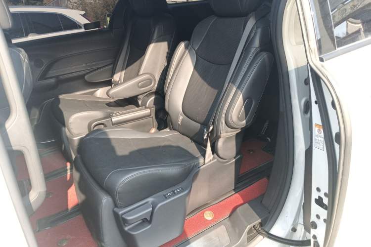 Used Toyota SIENNA 2021 2.5L Hybrid Premium Edition Left Rear Seat