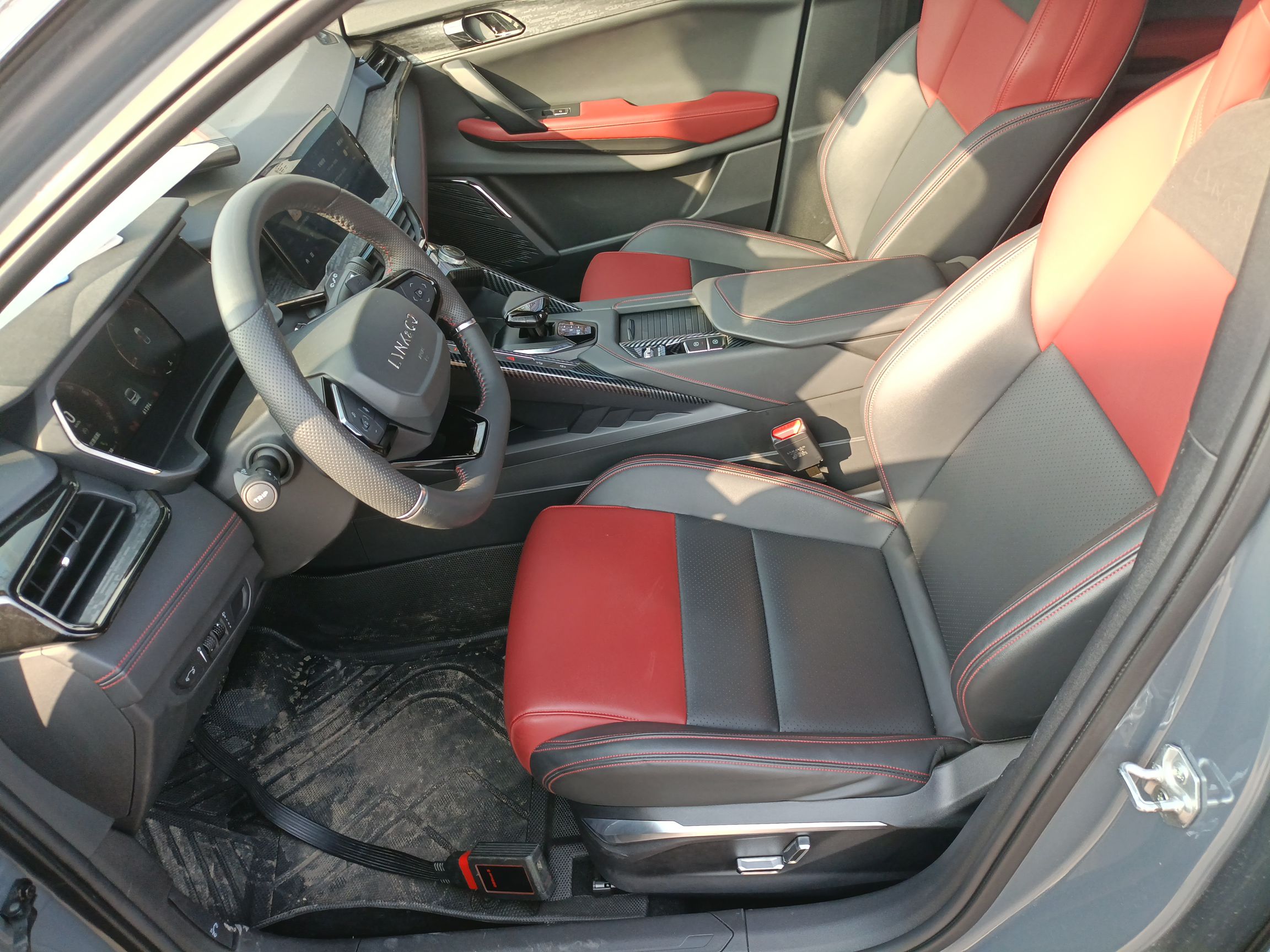 Переднее сиденье в автомобиле