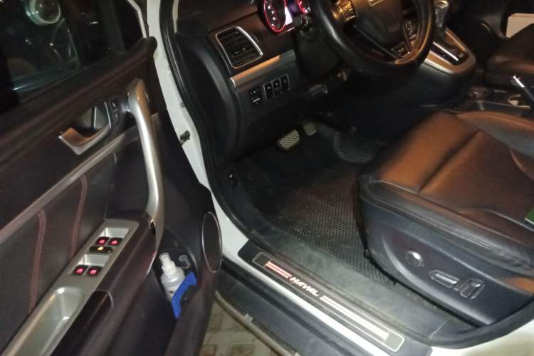 Used Haval H6 2015 Sport Edition 1.5T Automatic Two-Wheel Drive Luxury Model
