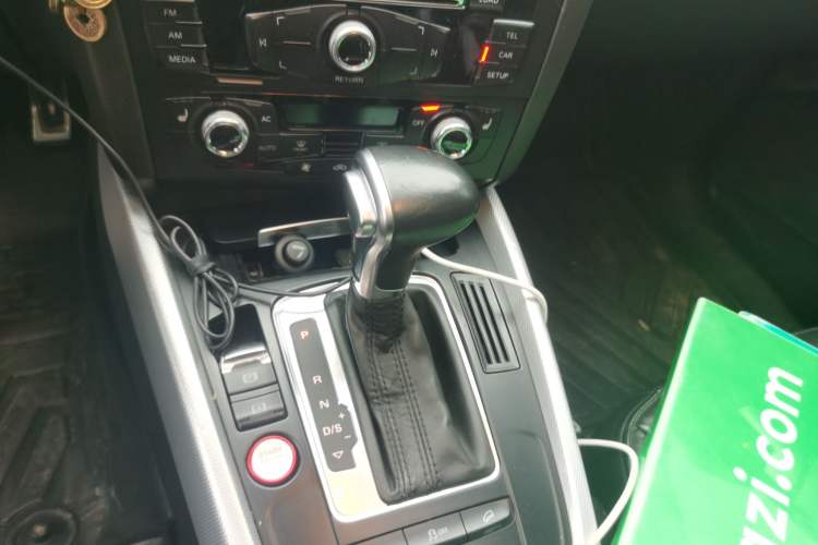 Used Audi Q5 2013 40 TFSI Technology Edition Gear Lever