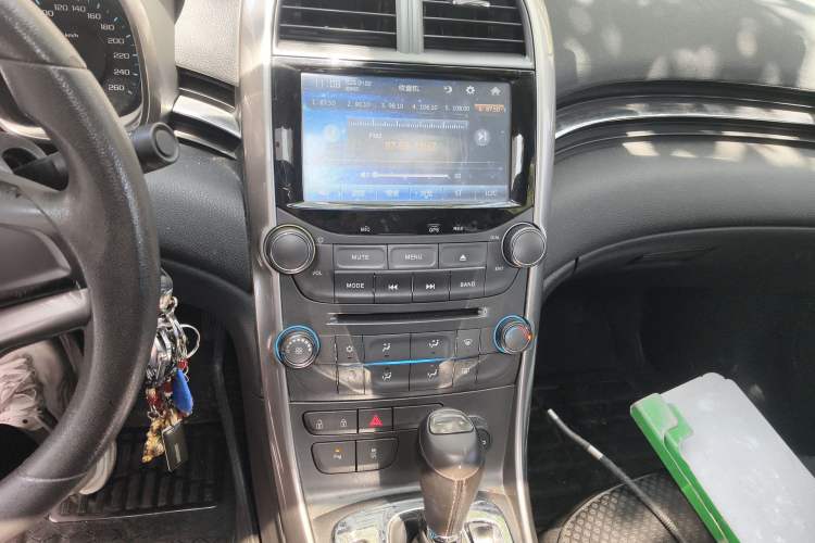 Used Chevrolet Malibu 2013 1.6T Automatic Comfort Edition Audio And AC Panel