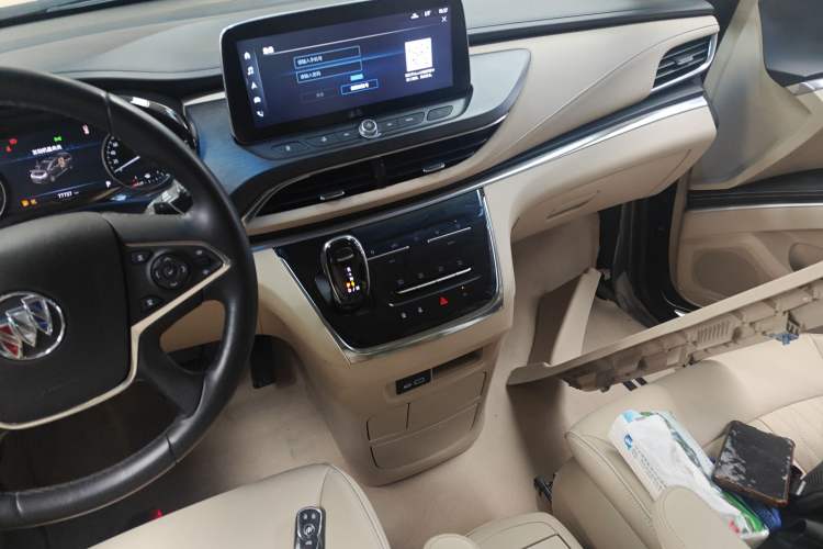 Used Buick GL8 2023 Facelifted Land Cruiser Executive Luxury Version