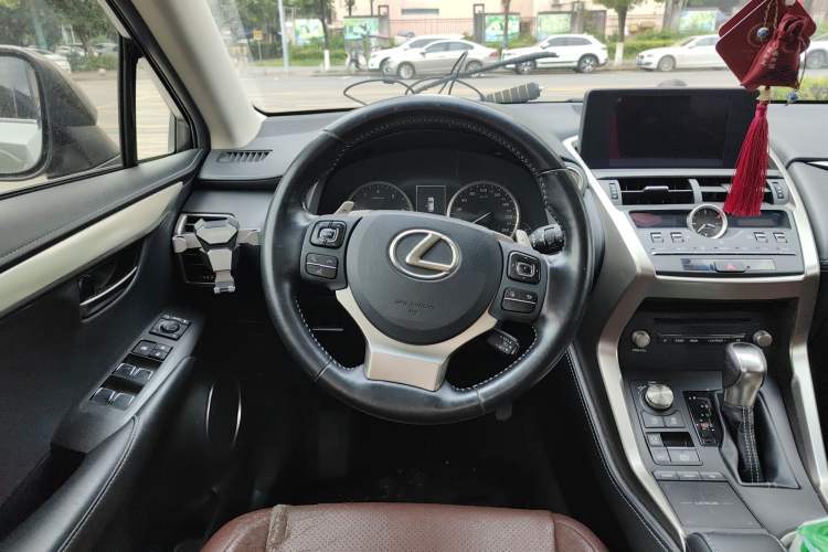 Used Lexus NX 2018 200 Front-Wheel-Drive X-Trail Version China V Standard Steering Wheel
