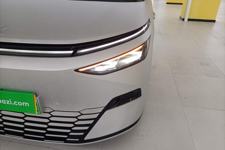 Used XPeng X9 2024 702 Ultra-Long Range Max