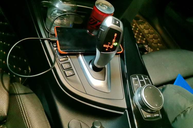 Used BMW 3 Series GT 2019 320i Sport Edition Gear Lever