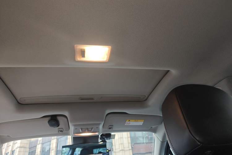 Used Chevrolet Trax 2016 1.4T Automatic Two-Wheel Drive Luxury Version Headliner